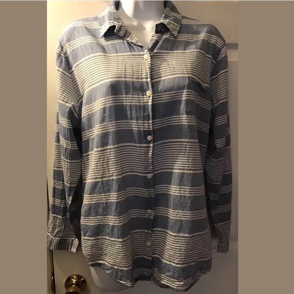 LILI'S CLOSET Muted Striped Chambray Blouse Shirt Button Sown Top Blue White - Picture 1 of 6